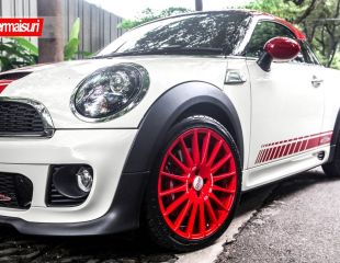 OZ_Racing_Superturismo_GT_Limited_edition_18_Mini_Cooper_Works_1.jpg