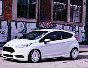 oz-racing-rally-racing-race-white-red-letting-ford-fiesta-st-1.jpg