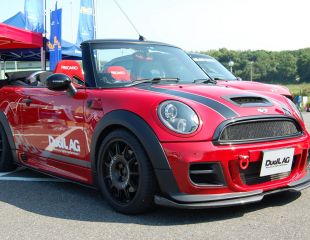 OZ_Racing_Leggenda_Matt_Black_Mini_Cooper_Cabrio_Red_001.jpg
