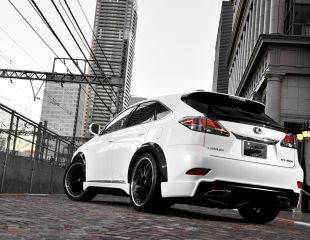 OZ_Racing_Atelier_Forged_Modular_Botticelli_III_Lexus_RX_White_001.jpg