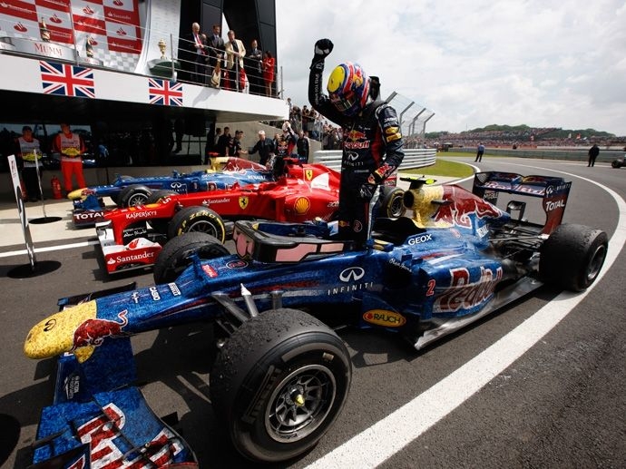 2012. En Formule 1, OZ gagne le troisième titre mondial consécutif avec Red Bull Racing après les victoires extraordinaires de 2010 et de 2011. De plus, les trois premiers coureurs du…