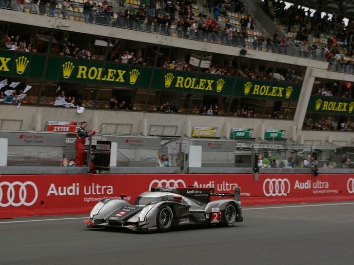 2011. Le Mans' Winner Audi Sport Team Joest Marcel FässlerAndré LottererBenoît Tréluyer