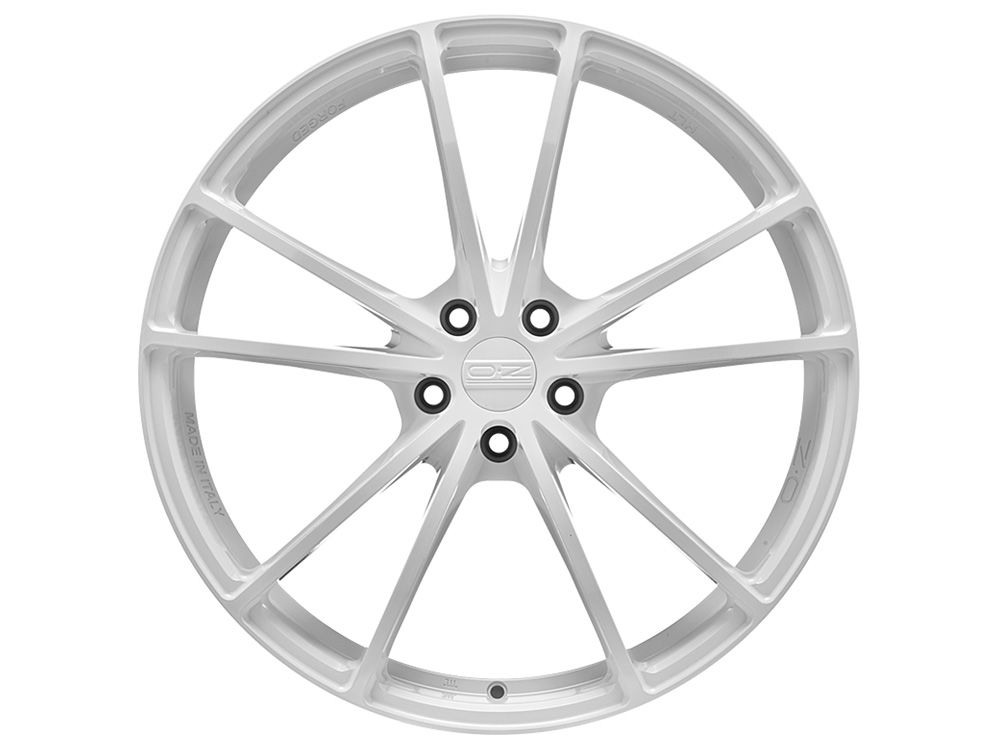 01_zeus-race-white-jpg-1000x750