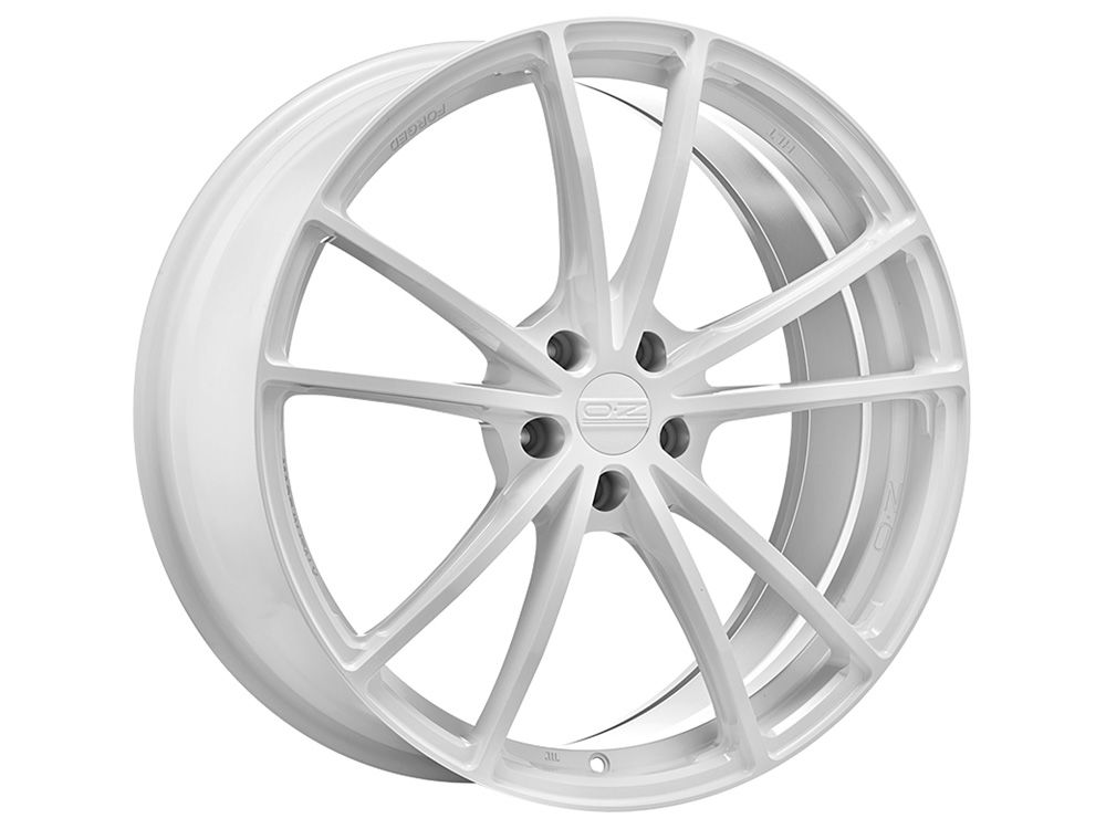 02_zeus-race-white-jpg-1000x750